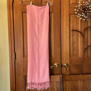 Elegant Pink Scarf with Fringe
